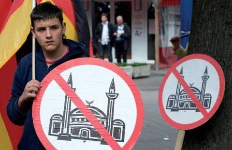 anti-islam_1-465x390