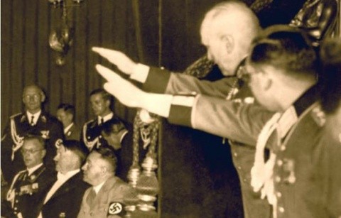 hitler-465x390
