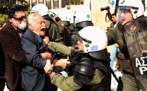 Glezos01