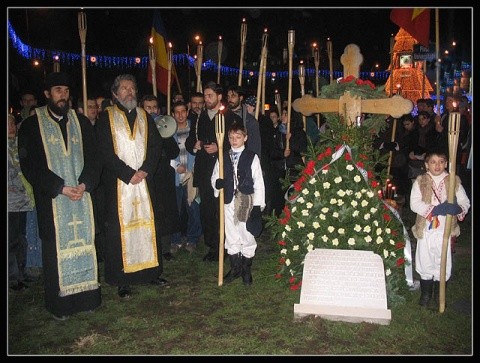 Crucea-Basarabiei-din-Piata-Universitatii-Drumul-Crucii-1992