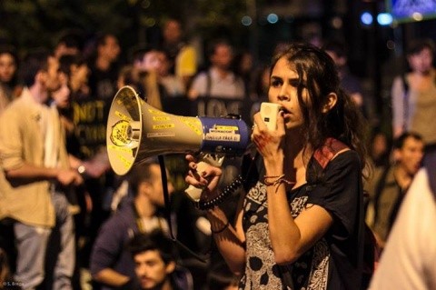 andreea-petruț-proteste-roșia-montană