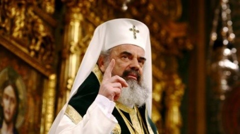 patriarhul-daniel-va-lua-un-ragaz-de-rugaciune-de-trei-luni-de-zile-333646-1