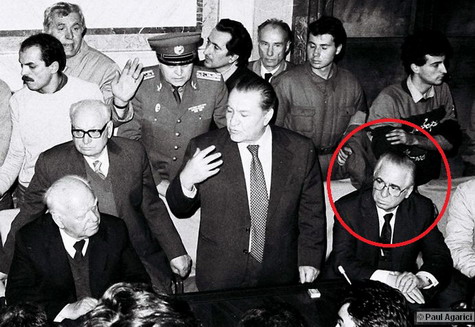 Generalul-Iulian-Vlad-in-CC-decembrie-1989-Foto-c-Paul-Agarici