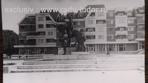STATUIA1