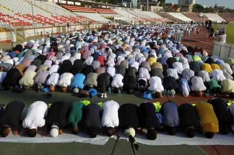 romanii-nu-stiu-nimic-despre-musulmanii-din-tara-lor-si-nici-despre-nevoia-lor-de-o-moschee-987-body-image-1437382272-size_1000