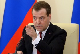Dimitri Medvedev răspunde obraznic la mandatul de arestare emis de CPI pentru arestarea lui Putin: Nu este nevoie să explicăm de ce ar trebui să fie folosită această hârtie pe post de hârtie igienică”