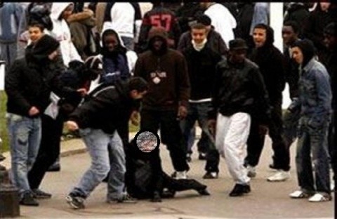 facebook-muslims-beat-jew