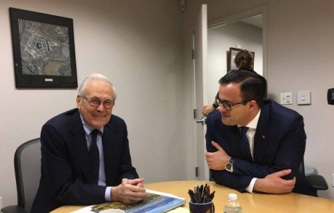 gadea-rumsfeld-465x390