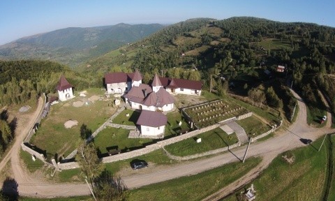 muntele-rece-manastire-drona-1280x768