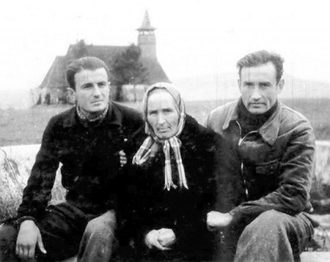 valeriu_gafencu_mama_sa_ioan-ianolide-in-lagarul-de-la-galda-1946-480x381