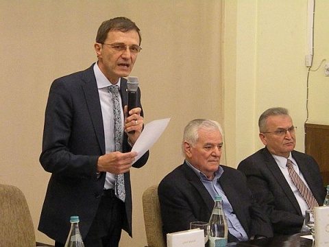 lansare carte liviu maior2