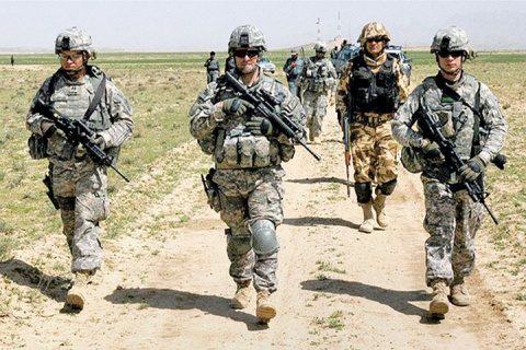 Militari-romani-si-straini.-foto-enational.