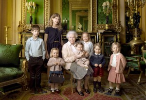 queen-elizabeth-kids-zoom-a78b1aeb-8ac8-4c32-a9b6-0d5e9212815b-300x206