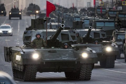 284f0ec600000578-3067609-they_see_me_rollin_new_russian_military_vehicles_including_the_n-a-1_1430811025407