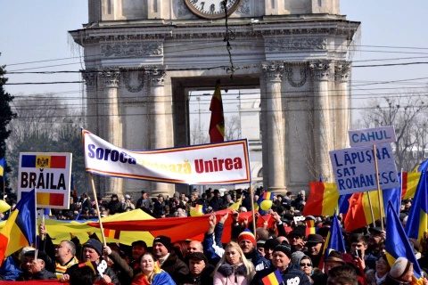 Manifestare unionistă uriașă la Chișinău. S-a cerut unirea cu România. Dodon e speriat