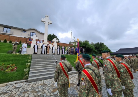 IPS Andrei, slujire arhierească la Mănăstirea Feleacu și sfințirea Monumentului Eroilor din Dealul Feleacului