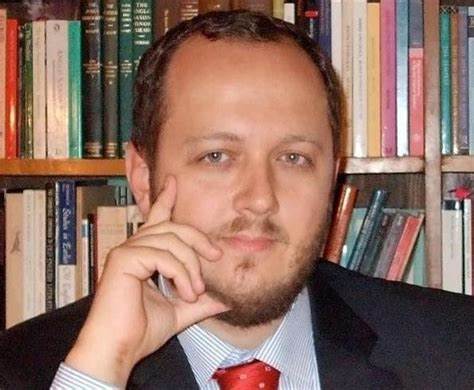 Intelectualul clujean Adrian Papahagi critică propunerea USR la ministerul Culturii: tovarășa Iulia Popovici