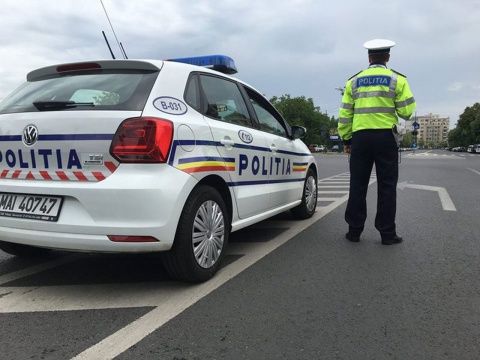 Clujean reținut de polițiști după ce a fost depistat pe un drum comunal conducând un autoturism, băut și fără să dețină permis