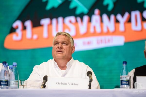 Organizatorii Universităţii de Vară de la Băile Tuşnad au anunţat că la discursul pe care premierul Ungariei, Viktor Orban, îl va susţine nu vor permite accesul membrilor Asociaţiei ”Frăţia Ortodoxă’. Premierul Ungariei se teme