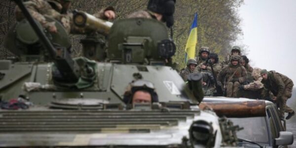 Contraofensivă ucraineană de succes în Harkov. Kievul recuperează 400 km pătrați de la ruși