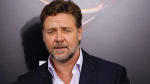Russell Crowe va juca într-un thriller polițist adaptat după un roman scris de autorul român Eugen Ovidiu Chirovici, fostul șef al masoneriei