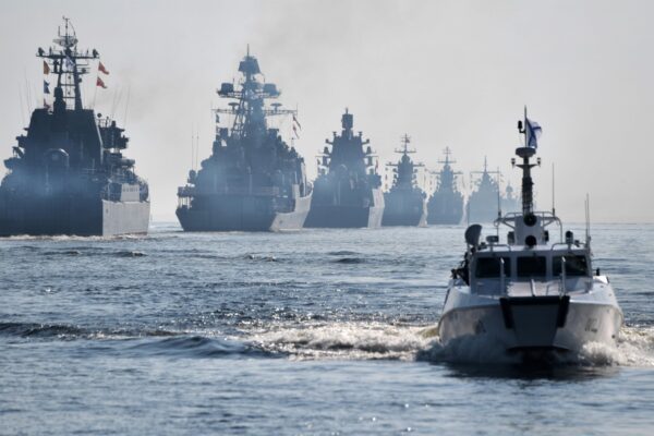 Zece nave rusești au plecat brusc din portul Novorossiysk de la Marea Neagră. Avioane strategice atacă. Se pregătește ceva!