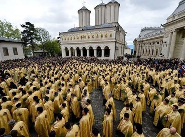 Cruciada împotriva Bisericii Ortodoxe Române