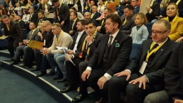 Congres AUR la Alba Iulia: S-a adoptat strategia politică a partidului și două rezoluții: unirea cu Basarabia și sistem sănătate mediul rural