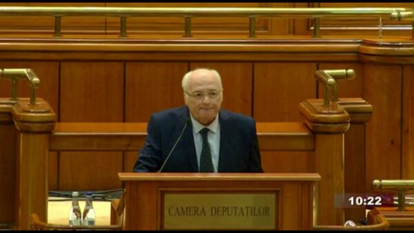 Deputatul AUR Sorin Muncaciu a cerut în plenul Camerei Deputaţilor, compensări pentru cadrele medicale „care au murit în urma vaccinului” anti-COVID