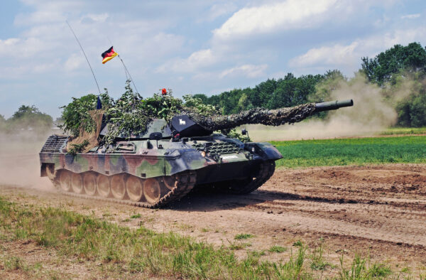 Germania trimite tancuri Leopard și Ghepard pe frontul ucrainean. Putin: iarăși vin tancuri germane cu crucea pe ele și luptă cu Rusia
