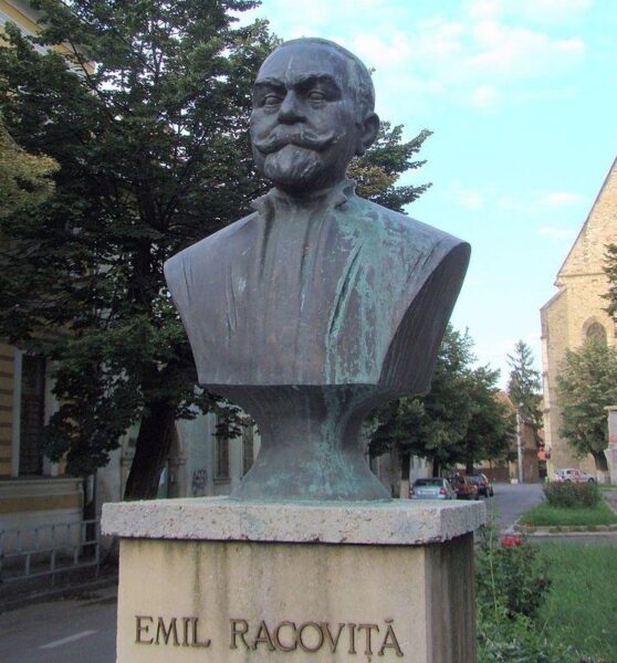 Emil Boc: Am solicitat reamplasarea bustului savantului Emil Racoviță în zona liceului „Emil Racoviță”