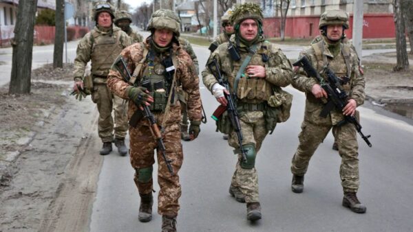 Speriată de contraofensiva ucraineană, Rusia adună 100.000 de militari și încearcă să spargă apărarea Kievului în regiunea Harkov