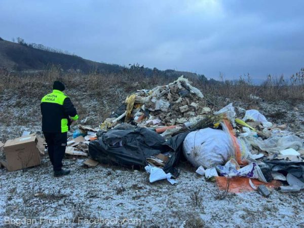 Bărbat care a descărcat moloz provenit din construcţii pe un câmp din localitatea Floreşti a fost amendat cu 20.000 de lei