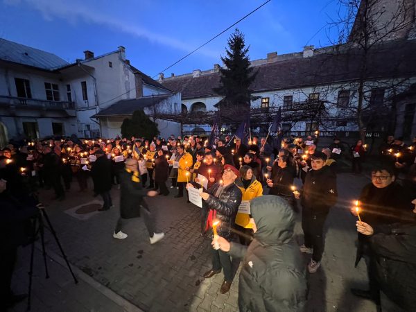 Patrioții de la AUR au ieșit în stradă la Cluj-Napoca împotriva comasării alegerilor: ”Nu vom accepta moartea democrației” (Foto+Video)