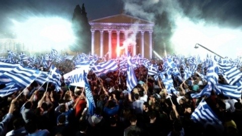 Extrema stângă a bătut palma cu extrema dreaptă să conducă Grecia