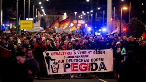 Cincisprezece mii de persoane au manifestat împotriva „islamizării”, la Leipzig. Neonaziştii de la NPD în fruntea demonstranţiilor (Foto/Video)