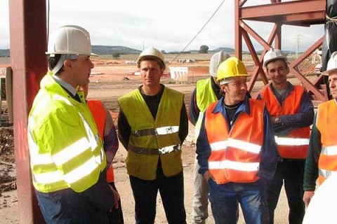 Românii care au muncit în străinătate au dreptul la pensie pentru perioada petrecută acolo. Cum o pot obţine