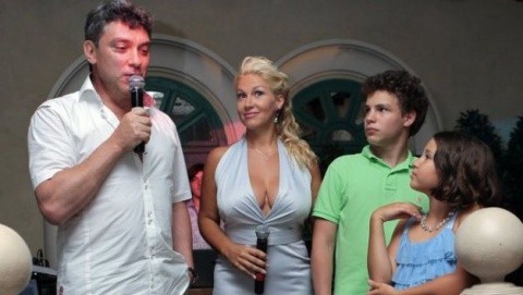 Boris Nemţov era politicianul cu trei neveste şi două amante