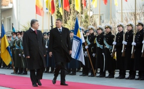 Românii din Ucraina îl atacă dur pe Iohannis că îi ignoră de dragul ucrainenilor