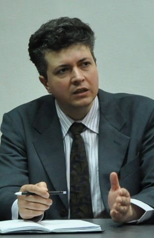 TPT susţine apelul societăţii civile către parlamentari. Legea antilegionară contestată de urmaşii legionarilor. Ei contestă prestaţia lui Şerban Suru.