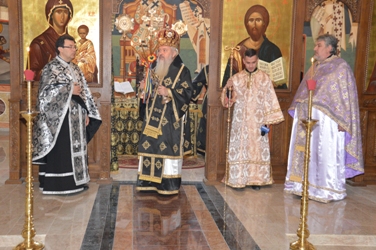 ÎPS Andrei, în mijlocul studenților Facultății de Teologie Ortodoxă din Cluj
