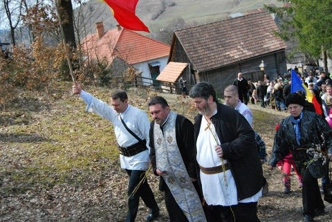 Ultimii români – Românii din Doboi, judeţul Harghita, răstigniţi pe Crucea României: „Noi nu suntem morţi!”