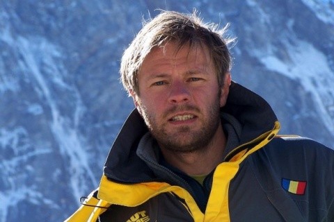 Încă doi alpiniști români au reușit să scape din avalanșa de pe Everest