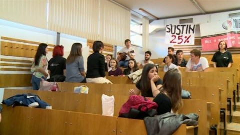 Studenții clujeni nemulțumiți ocupă sediile facultăților