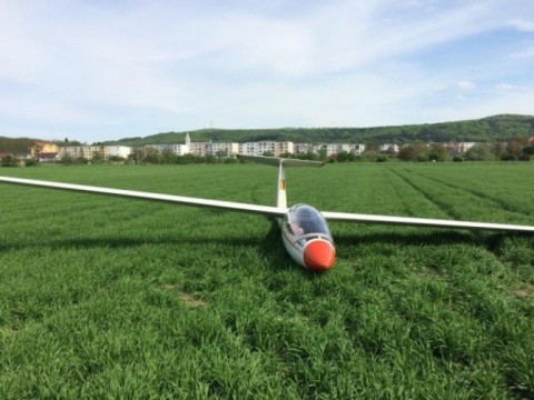 Incident aviatic la Gherla. Două planoare forțate să aterizeze de urgență