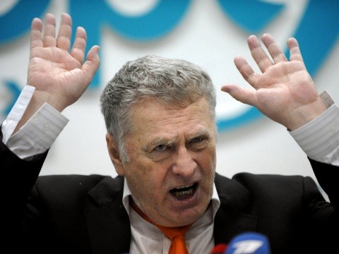 Jirinovski le cere parlamentarilor ruşi să-şi petreacă concediile în Rusia şi să nu întreţină relaţii sexuale