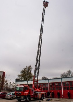 Autospeciale pentru intervenţii la mare înălţime, la Cluj-Napoca