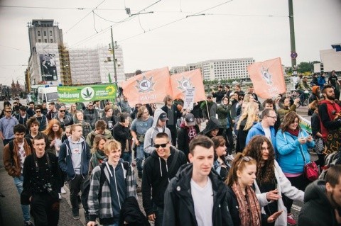 Sfârșitul Occidentului! Marș pro-marijuana la Berlin