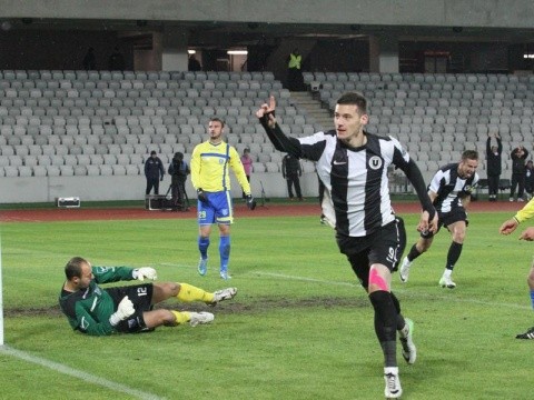 S-a pregătit cu „U”, a semnat cu Petrolul