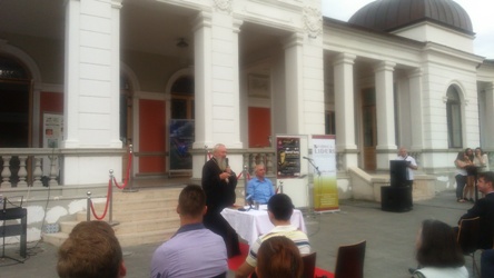 IPS Andrei, Mitropolitul Clujului, la Berăria Culturală Cluj: ”Să-i primim pe emigranți cu bunătate, ca niște adevărați creștini, să oferim bine celor care ne vor răul, să îl urmăm pe Hristos” (Video)
